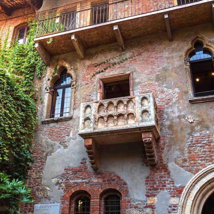 Apartamento San Bernardino Monolocale Con Balcone